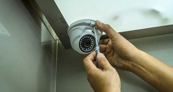 CCTVTechnician_SecurityMadeEasy.jpg