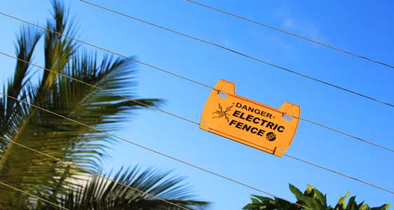 FenceWarningSign_SecurityMadeEasy.jpg